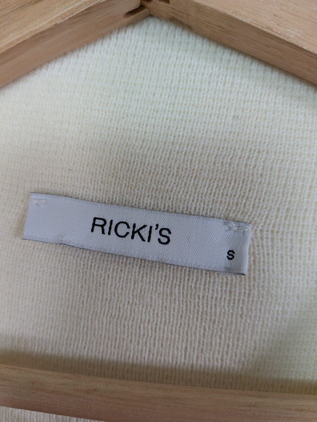 Ricki's cream sleeveless knit blouse - S