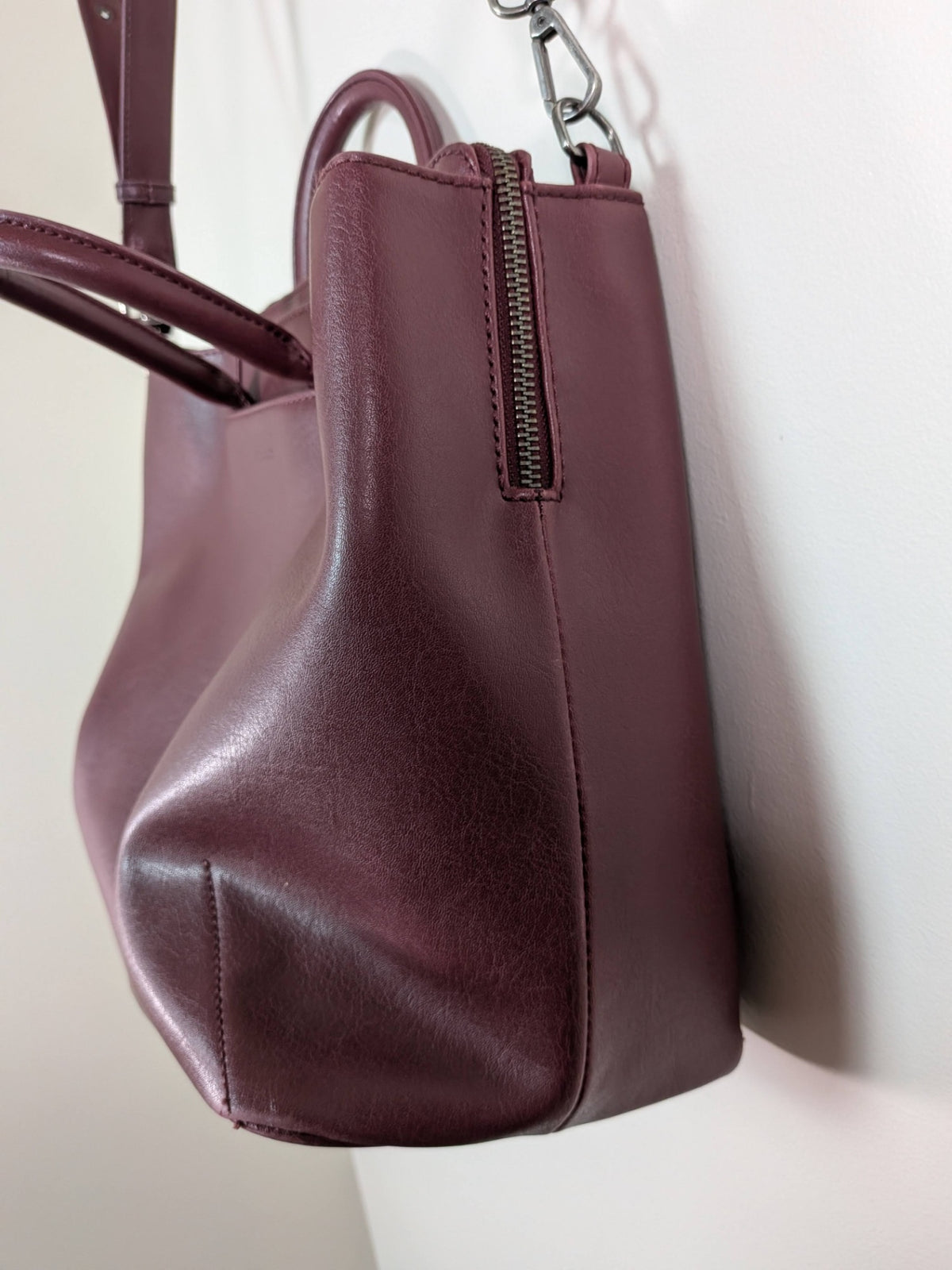 Matt & Nat burgundy purse