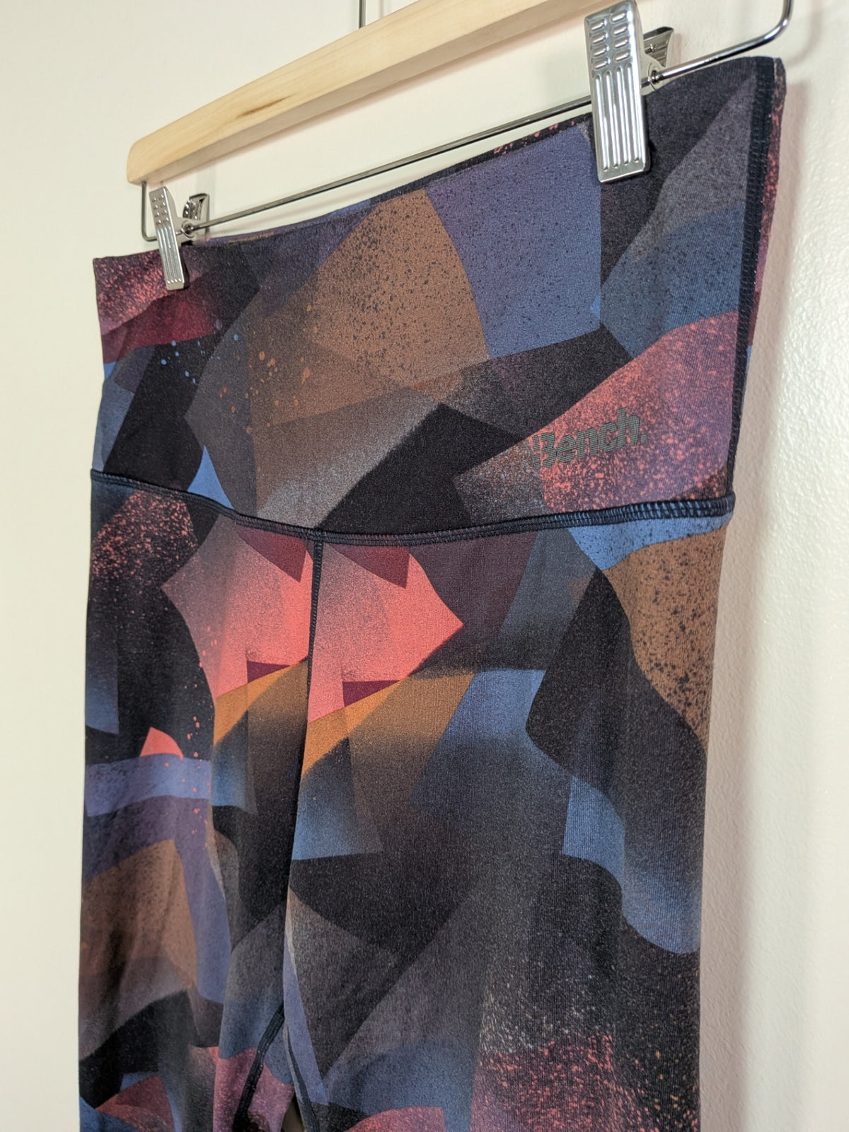 Bench. geometric print legging - M