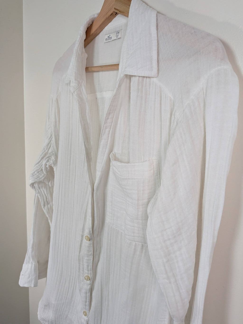 Hollister textured cotton button down - S