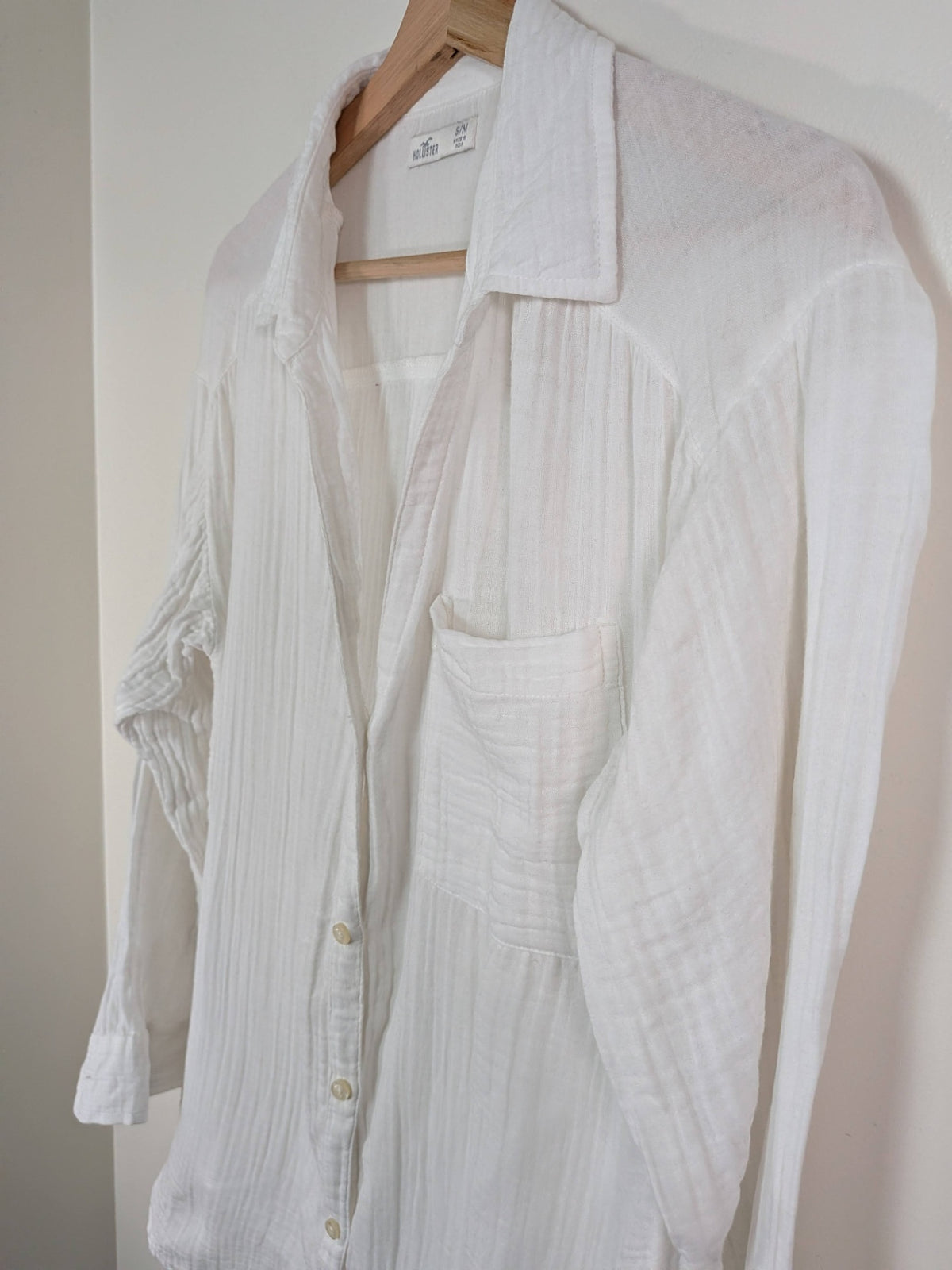 Hollister textured cotton button down - S