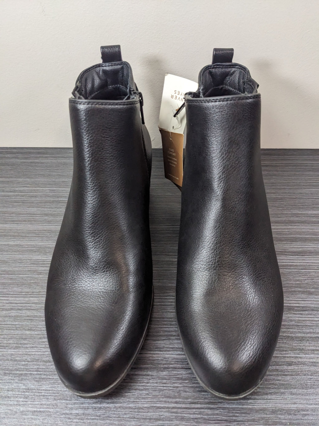 NWT Denver Hayes Black Boots - 9M