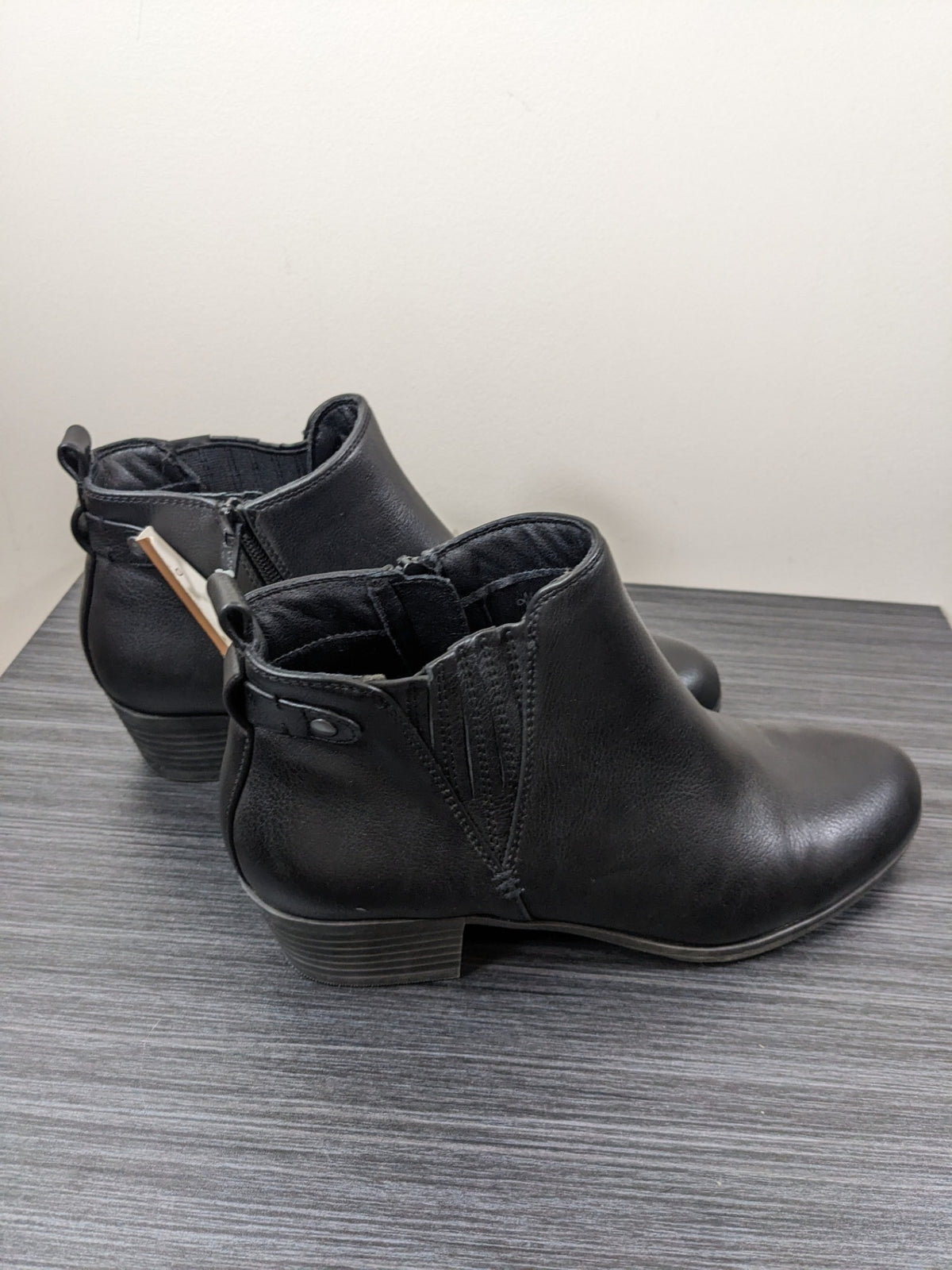 NWT Denver Hayes Black Boots - 9M