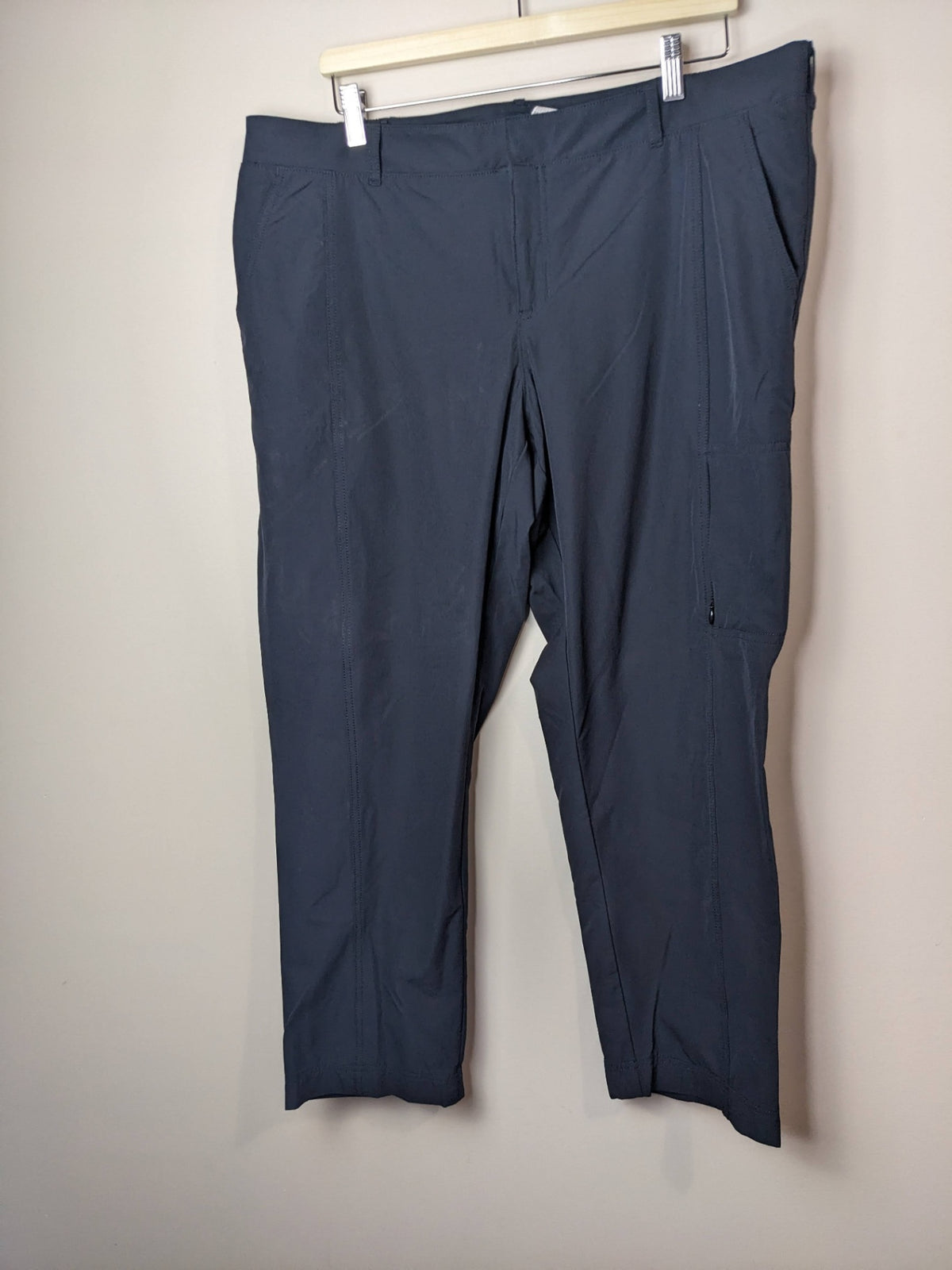 Kirkland Signature Black Pants - 16
