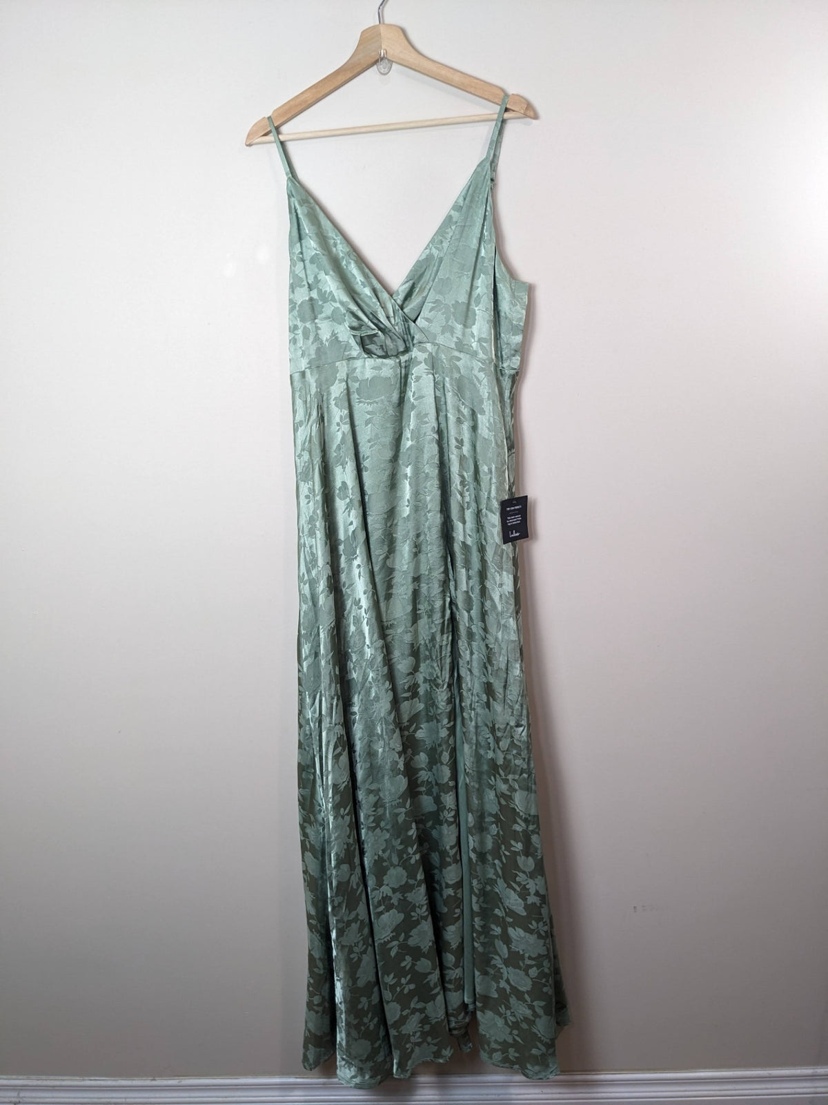 NWT Lulus Green Floral Maxi Dress - M