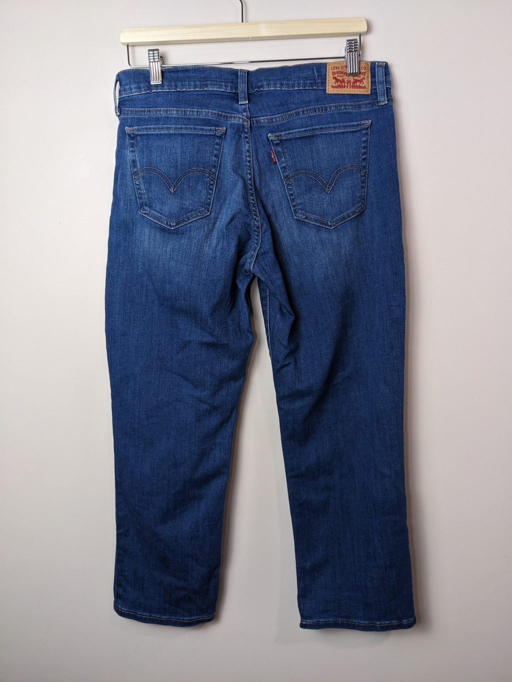 Levi's dark wash straight leg jeans - 29