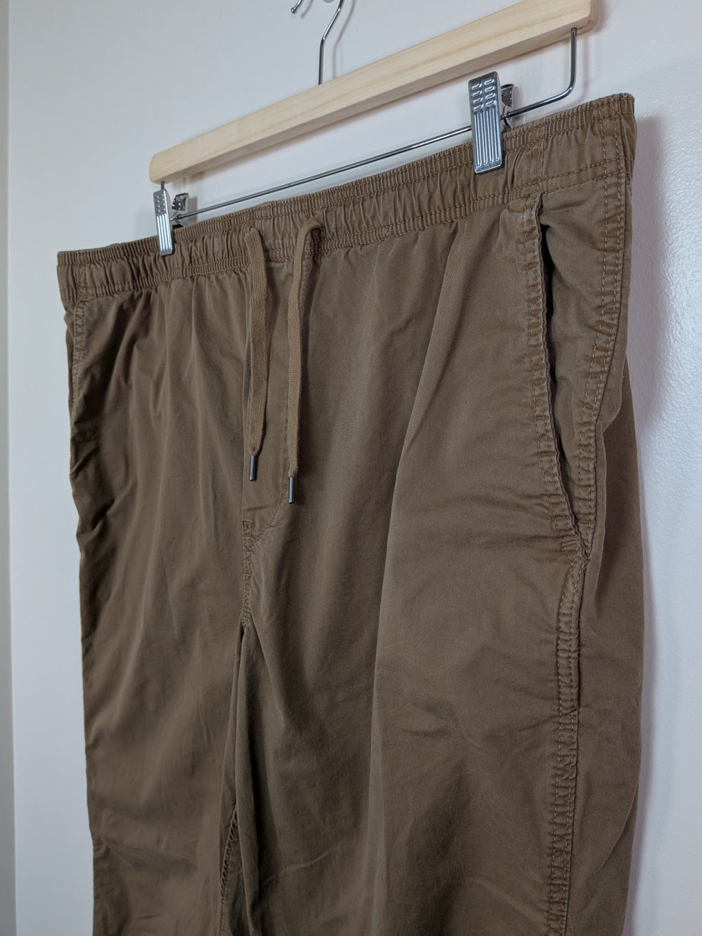 American Eagle pull on pant - L