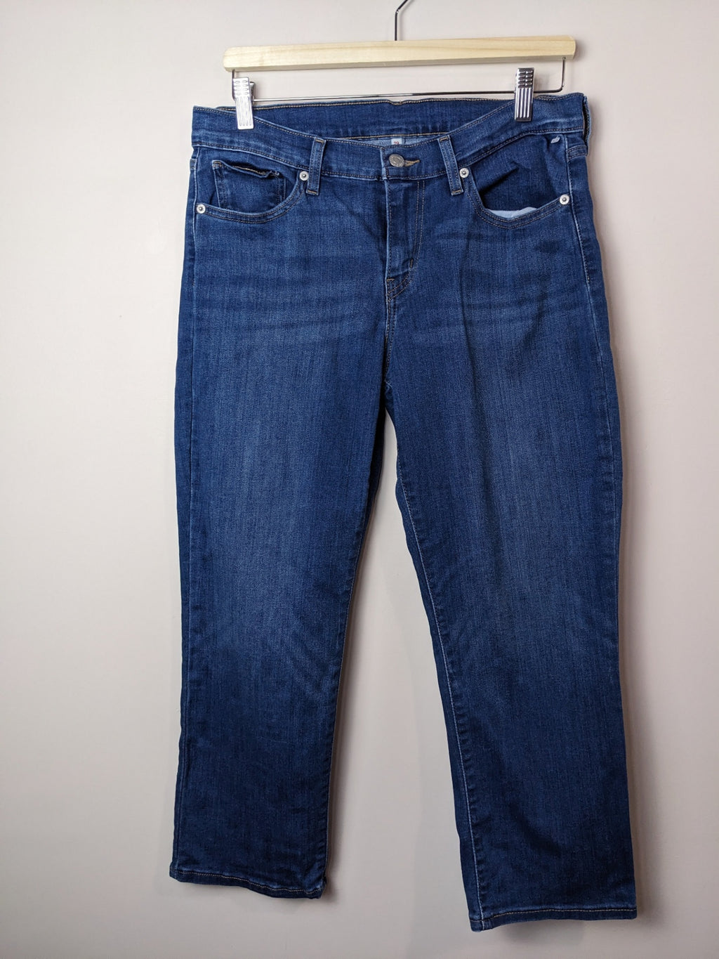 Levi's dark wash straight leg jeans - 29