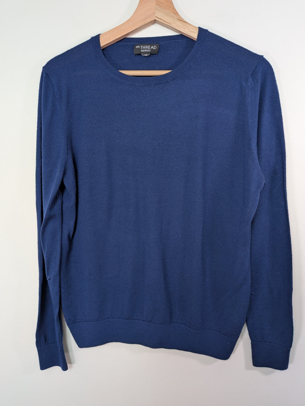 en THREAD 100% merino wool sweater - Appears M