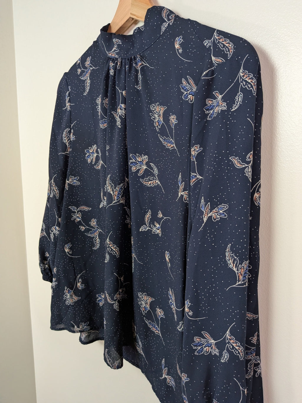 Reitmans floral blouse - M