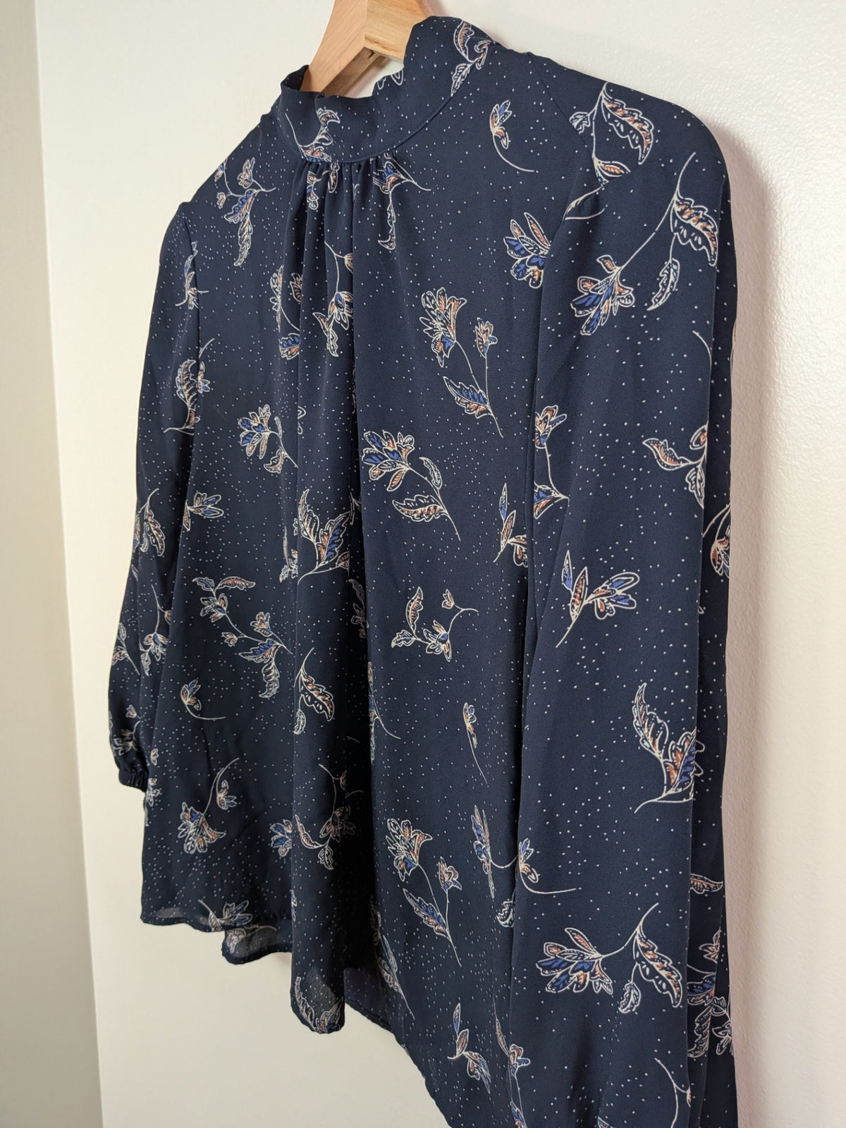 Reitmans floral blouse - M