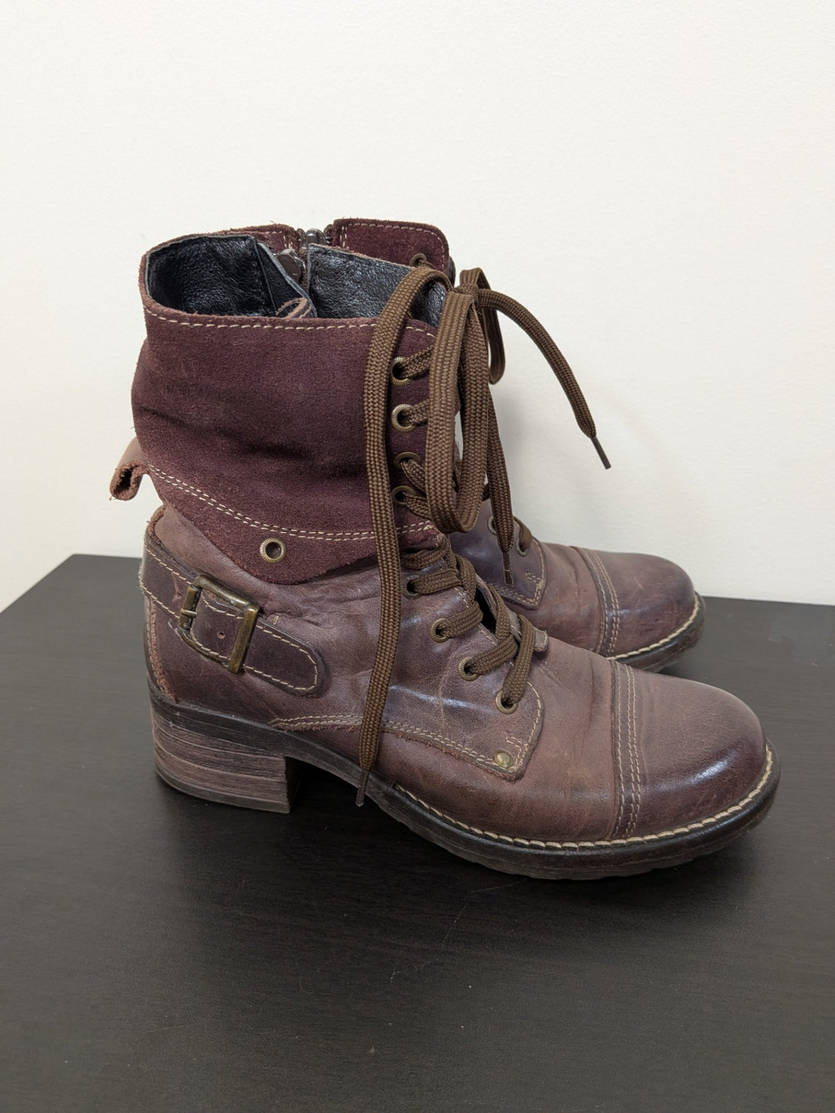 Taos boots - 5.5