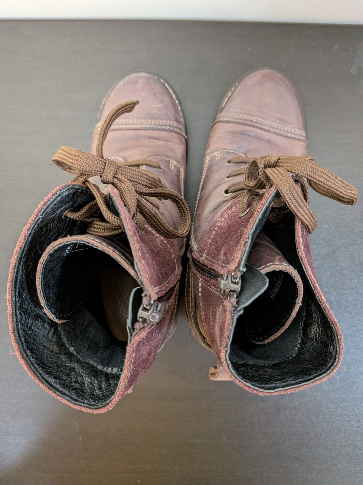 Taos boots - 5.5