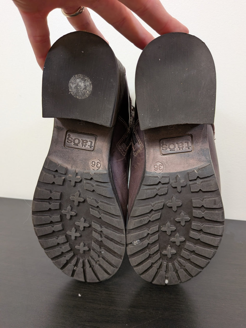 Taos boots - 5.5