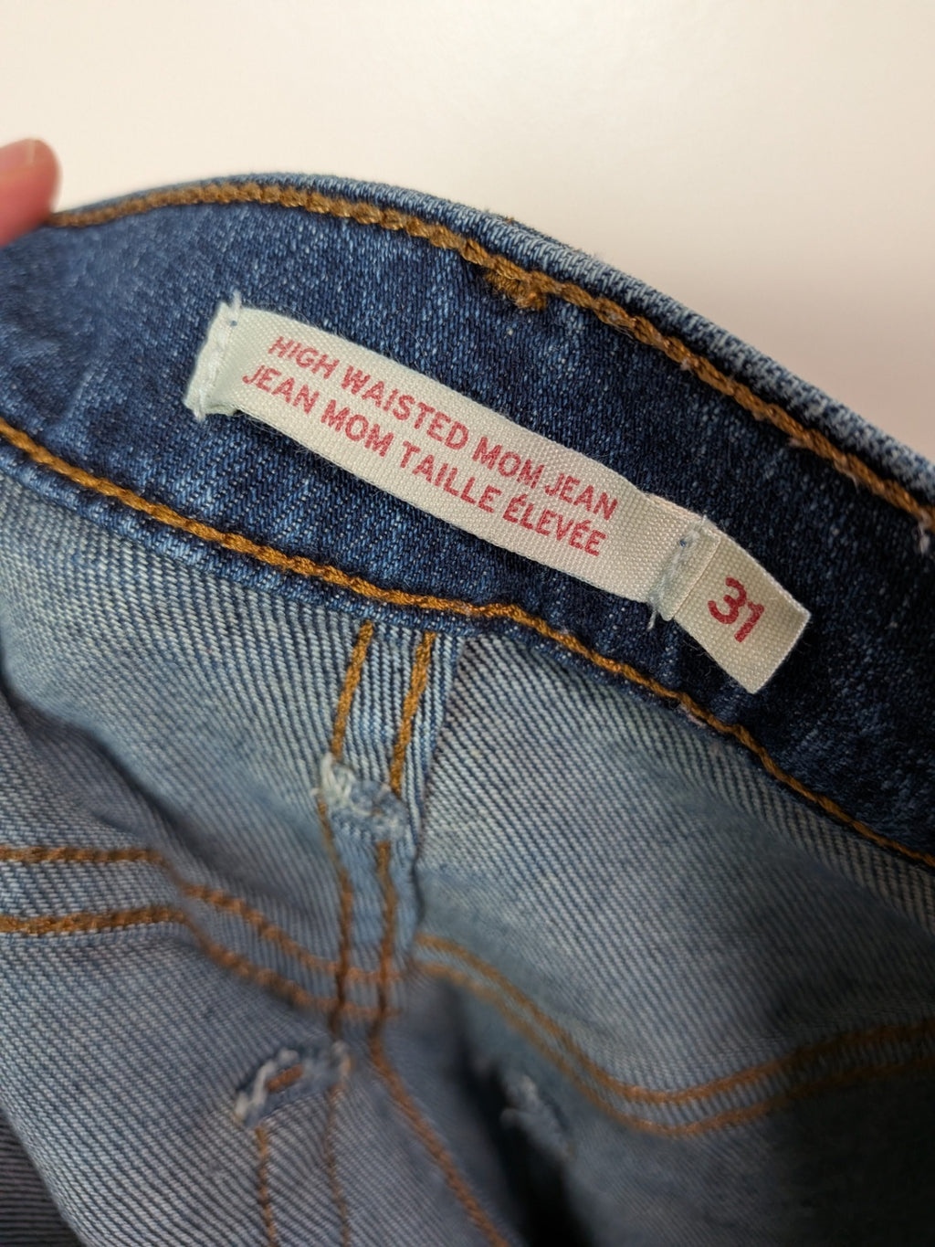 Levi's high waisted mom jeans - 31