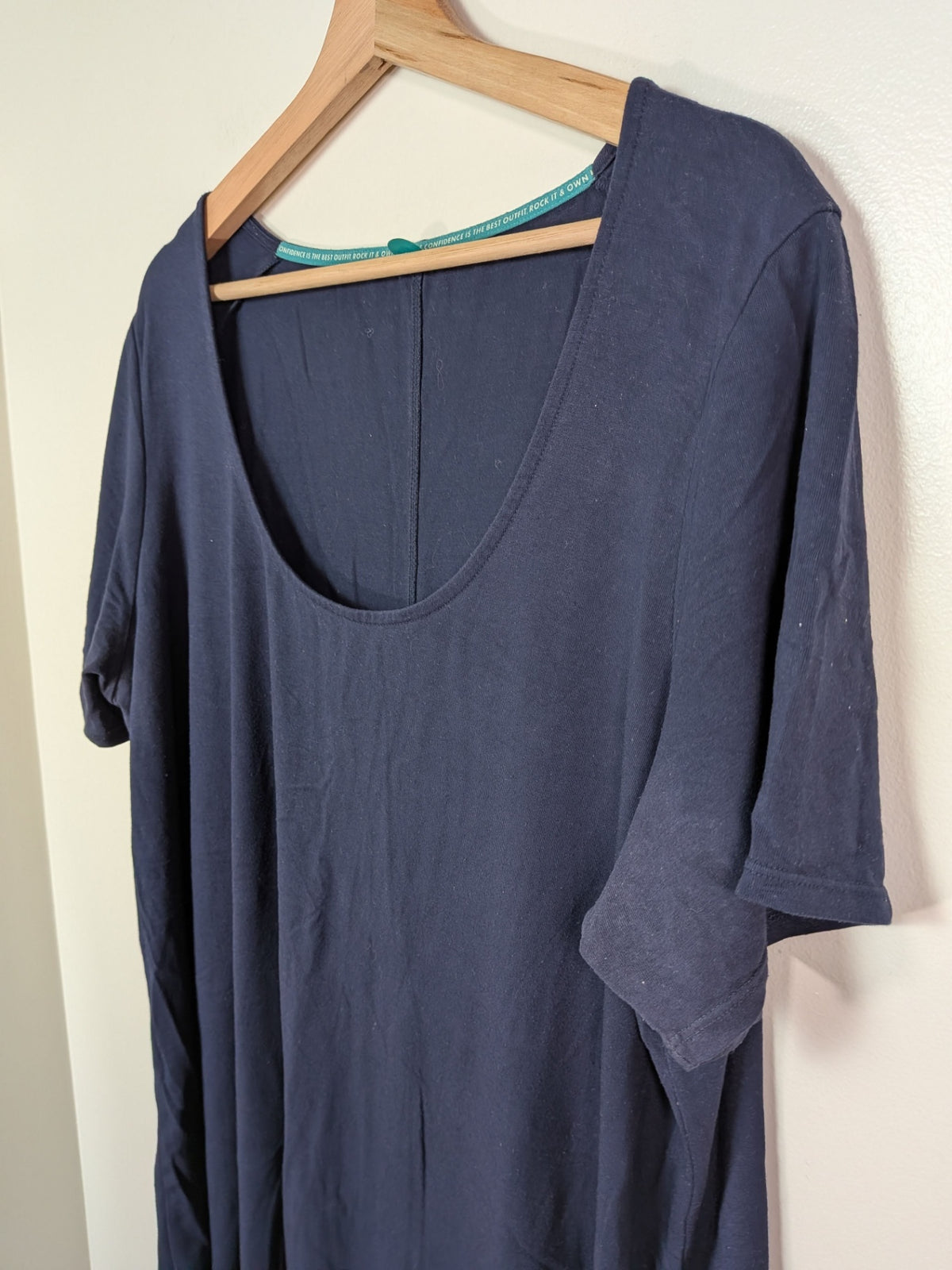 Sweetlegs navy tee - Appears L